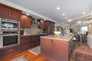 Photo 4: 119 1869 SPYGLASS Place in Vancouver: False Creek Condo for sale in "THE REGATTA" (Vancouver West)  : MLS®# R2396158