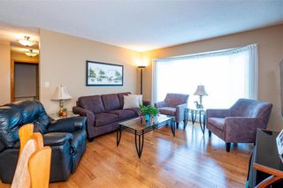 Photo 9: 55 Calder Bay in Winnipeg: Richmond West Residential for sale (1S)  : MLS®# 202206714