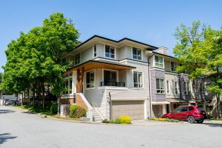 Photo 3: 70 100 KLAHANIE Drive in Port Moody: Port Moody Centre Townhouse for sale in "INDIGO" : MLS®# R2881964