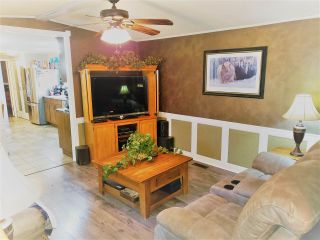 Photo 6: 8950 COLUMBIA Road in Prince George: Pineview Manufactured Home for sale (PG Rural South (Zone 78))  : MLS®# R2516403