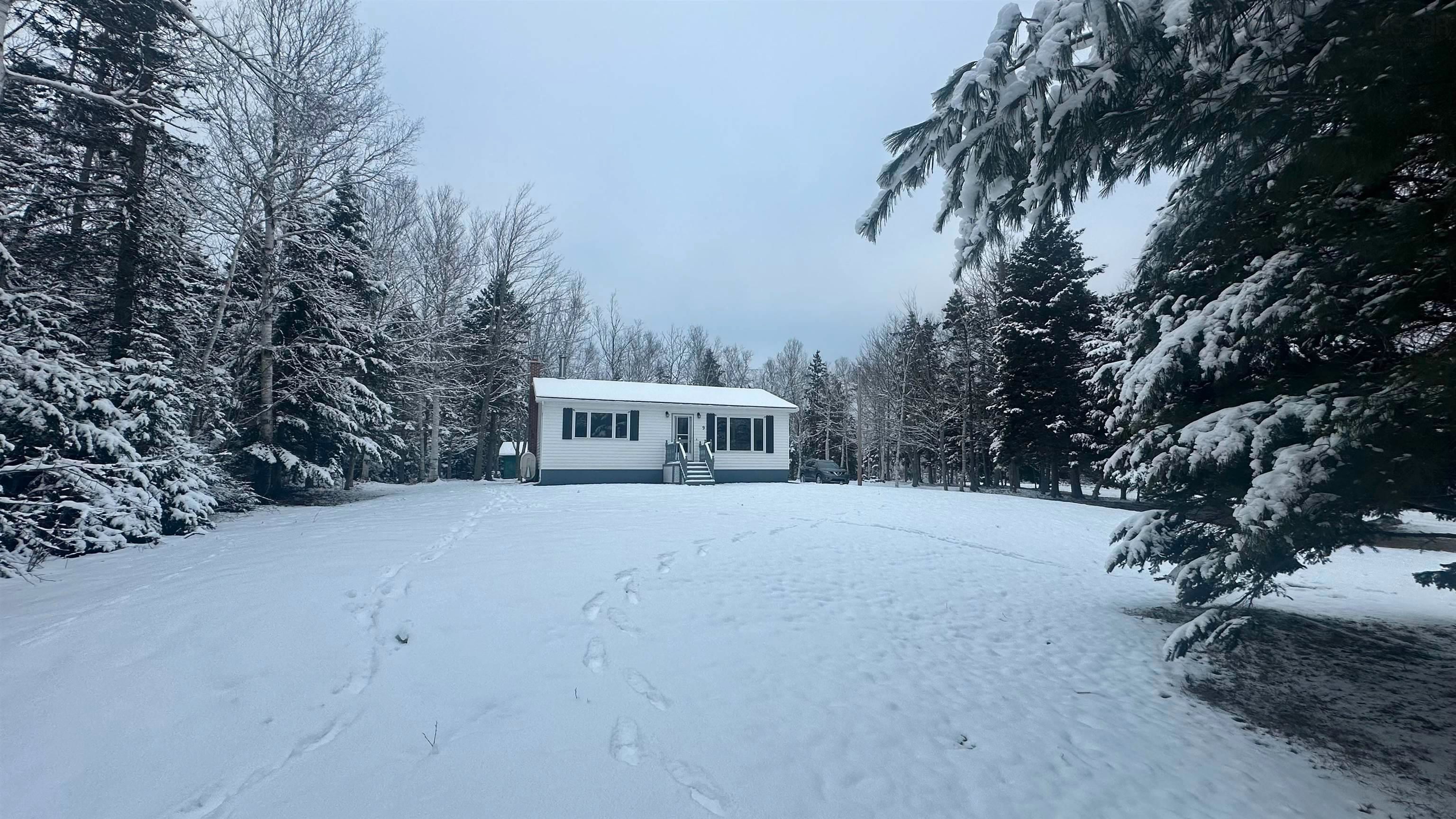 Main Photo: 9 Old Glenfalloch Road in Frasers Mountain: 108-Rural Pictou County Residential for sale (Northern Region)  : MLS®# 202400021