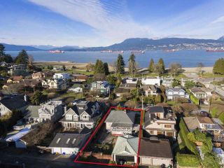 Photo 1: 4530 BELMONT Avenue in Vancouver: Point Grey House for sale in "Point Grey" (Vancouver West)  : MLS®# R2440130