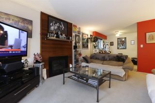 Photo 3: 105 341 W 3RD Street in North Vancouver: Lower Lonsdale Condo for sale in "Lisa Place" : MLS®# R2263483