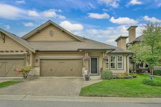 Main Photo: 20 19452 FRASER Way in Pitt Meadows: South Meadows Townhouse for sale : MLS®# R2887755