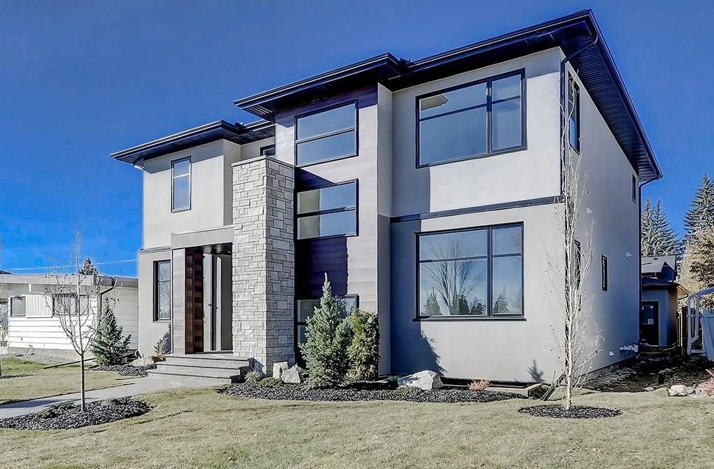 Stunning fully-finished home in the heart of Lakeview, with quality construction & craftsmanship throughout.