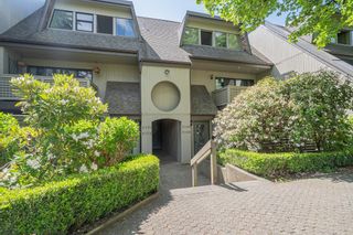 Main Photo: 3166 MOUNTAIN Highway in North Vancouver: Lynn Valley Townhouse for sale in "Lynn Valley Terrace" : MLS®# R2884620