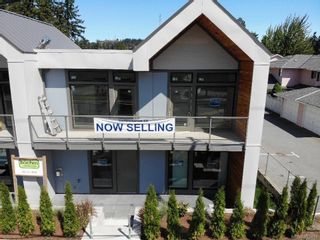 Photo 1: 3082 107th St in Nanaimo: Na Uplands Row/Townhouse for sale : MLS®# 883478
