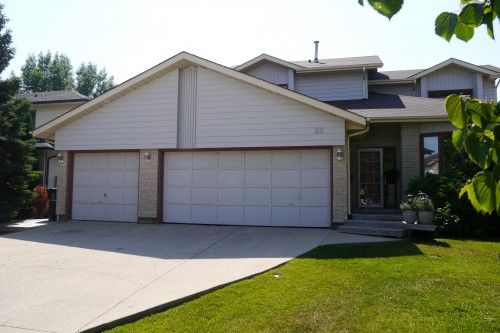 Main Photo: 88 Brentcliffe Drive in Winnipeg: Lindenwoods Single Family Detached for sale (South Winnipeg)  : MLS®# 1420262