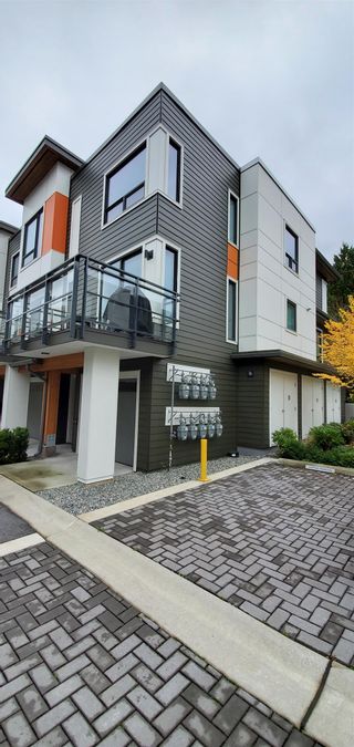 Photo 3: 401 3021 ST. GEORGE Street in Port Moody: Port Moody Centre Townhouse for sale in "GEORGE TOWNHOMES BY MARCON" : MLS®# R2723771