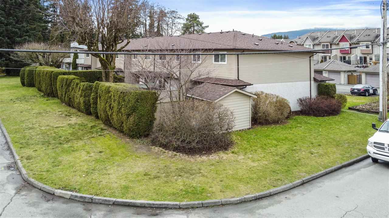 Main Photo: 2 2023 MANNING Avenue in Port Coquitlam: Glenwood PQ Townhouse for sale : MLS®# R2533587