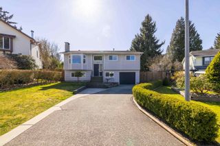 Photo 2: 9247 209B Place in Langley: Walnut Grove House for sale : MLS®# R2763286