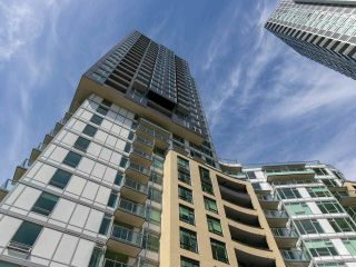 Photo 1: 710 5470 ORMIDALE Street in Vancouver: Collingwood VE Condo for sale in "Wall Centre Central Park Tower 3" (Vancouver East)  : MLS®# R2275361