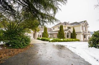 Photo 2: 19459 RICHARDSON Road in Pitt Meadows: North Meadows PI House for sale : MLS®# R2756607