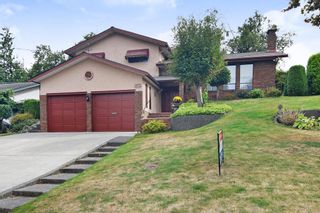 Photo 1: 2272 BEVAN Crescent in Abbotsford: Abbotsford West House for sale : MLS®# R2404030