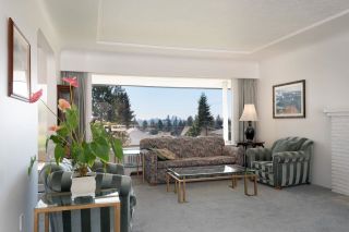 Photo 9: 996 BEAUMONT Drive in North Vancouver: Edgemont House for sale : MLS®# R2865015