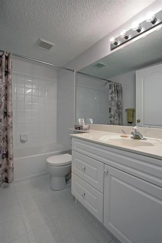 Photo 11: 211 30 Sierra Morena Mews SW in Calgary: Signal Hill Apartment for sale : MLS®# A2004661