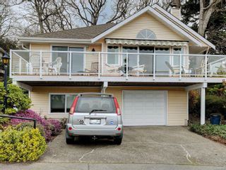 Photo 1: 3637 1507 Queensbury Ave in Saanich: SE Cedar Hill Row/Townhouse for sale (Saanich East)  : MLS®# 928540