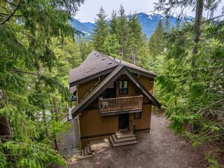 Photo 2: 8271 ALPINE Way in Whistler: Alpine Meadows House for sale in "Alpine Meadows" : MLS®# R2699290