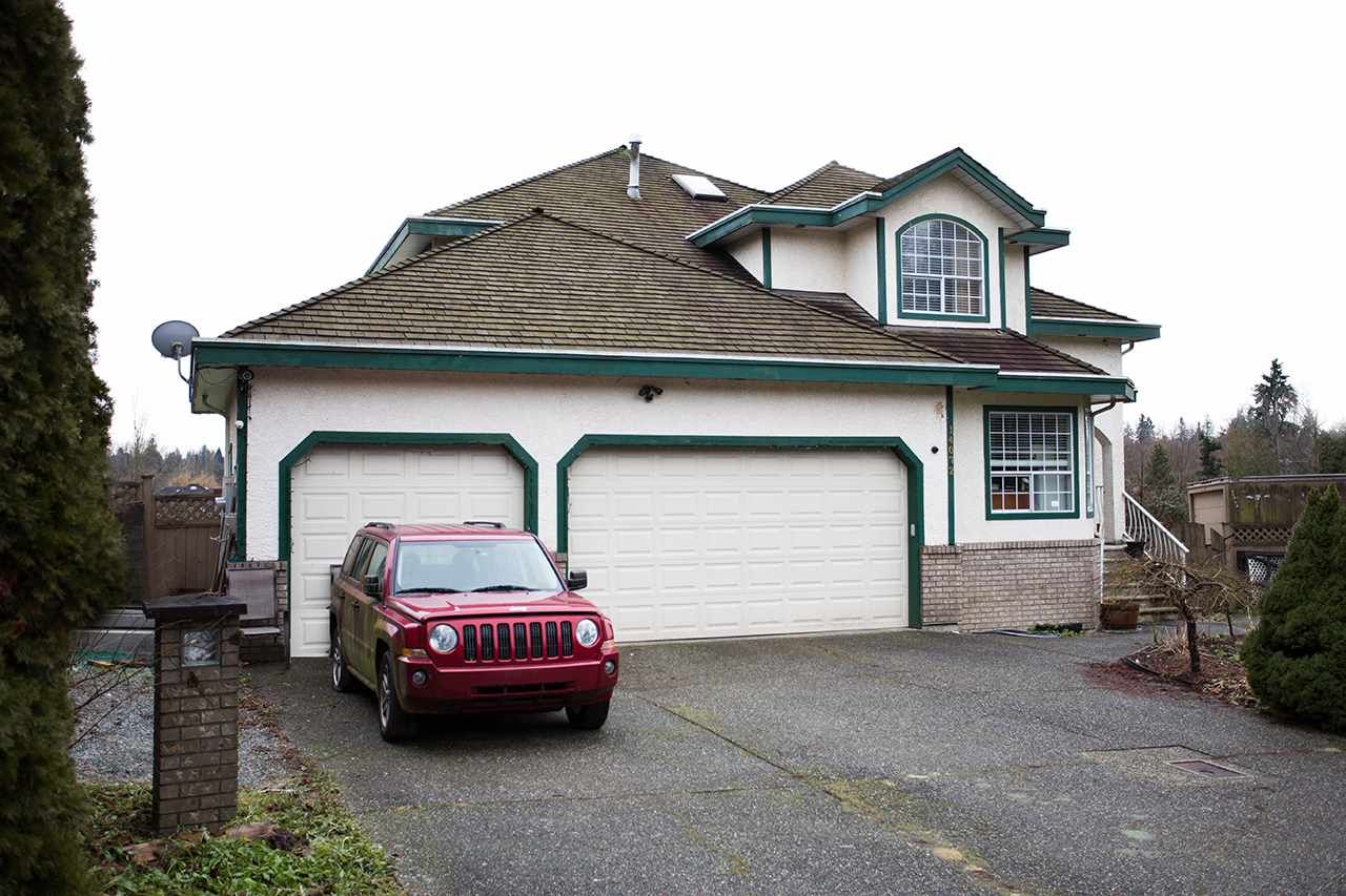 Main Photo: 14072 83 Avenue in Surrey: Bear Creek Green Timbers House for sale : MLS®# R2025388