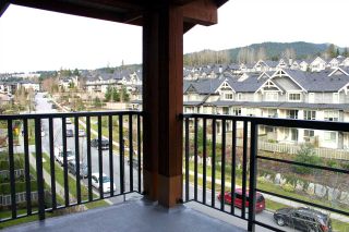 Photo 13: 519 3132 DAYANEE SPRINGS Boulevard in Coquitlam: Westwood Plateau Condo for sale in "LEDGEVIEW" : MLS®# R2038972