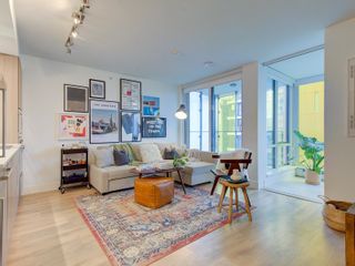 Photo 3: 810 1788 COLUMBIA Street in Vancouver: False Creek Condo for sale in "Epic at West" (Vancouver West)  : MLS®# R2734942