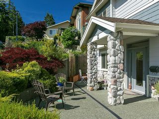 Photo 4: 5 915 Glen Vale Rd in VICTORIA: Es Kinsmen Park House for sale (Esquimalt)  : MLS®# 791803