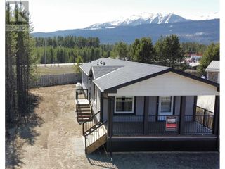 Photo 1: 1471 8TH PLACE in Valemount: House for sale : MLS®# R2873741