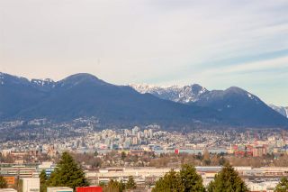 Photo 4: 605 2635 PRINCE EDWARD Street in Vancouver: Mount Pleasant VE Condo for sale in "SOMA LOFTS" (Vancouver East)  : MLS®# R2345121