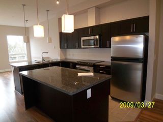 Photo 3: 107 12283 224 Street in Maple Ridge: West Central Condo for sale in "THE MAXX" : MLS®# R2195423