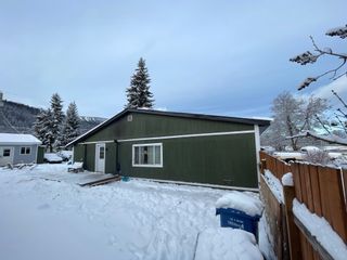 Photo 3: 4019 BROADWAY Avenue in Smithers: Smithers - Town House for sale (Smithers And Area)  : MLS®# R2838143