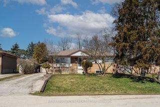 Photo 1: 573 Valley Drive in Oakville: Bronte East House (Bungalow) for sale : MLS®# W8199056