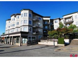 Photo 1: 104 5759 GLOVER Road in Langley: Langley City Condo for sale : MLS®# F1107271