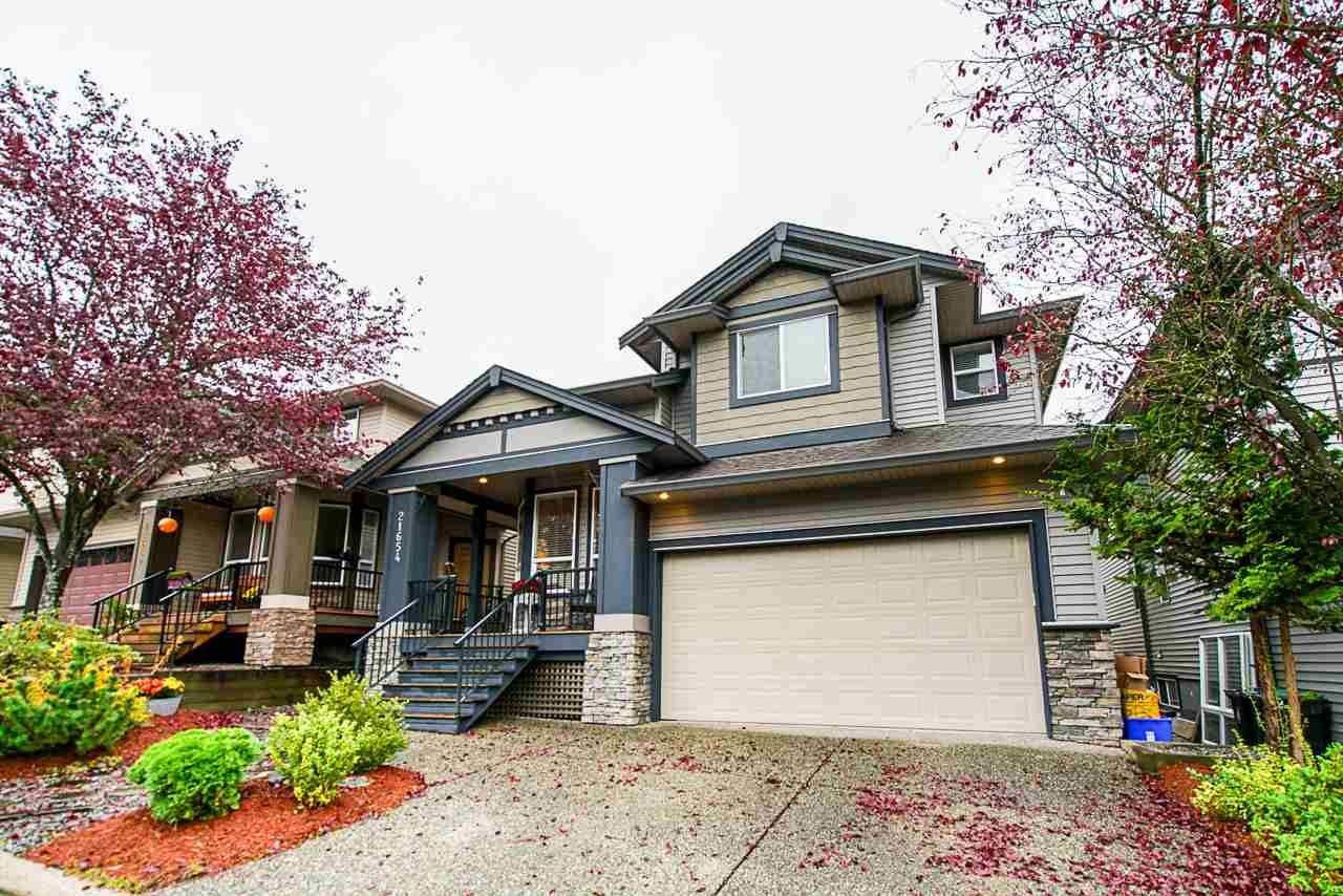 Main Photo: 21654 89A Avenue in Langley: Walnut Grove House for sale : MLS®# R2414875