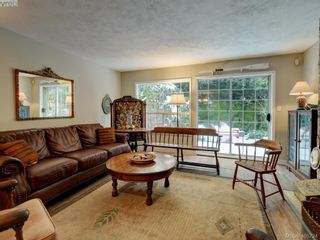 Photo 7: 1017 Scottswood Lane in VICTORIA: SE Broadmead House for sale (Saanich East)  : MLS®# 806228