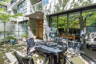 Photo 4: 252 108 W 1ST Avenue in Vancouver: False Creek Townhouse for sale in "Wall Centre False Creek" (Vancouver West)  : MLS®# R2717298