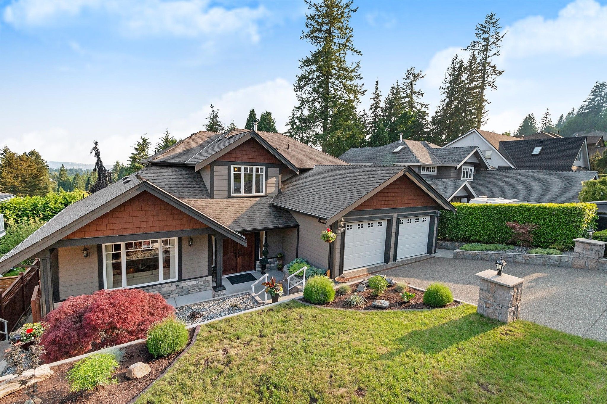 Main Photo: 1237 DYCK Road in North Vancouver: Lynn Valley House for sale : MLS®# R2374868