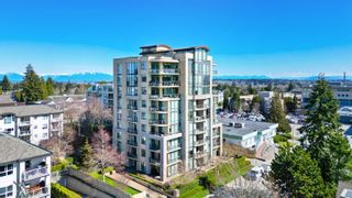 Photo 1: 502 15445 VINE Avenue: White Rock Condo for sale in "SHEARWATER RESIDENCES" (South Surrey White Rock)  : MLS®# R2796087