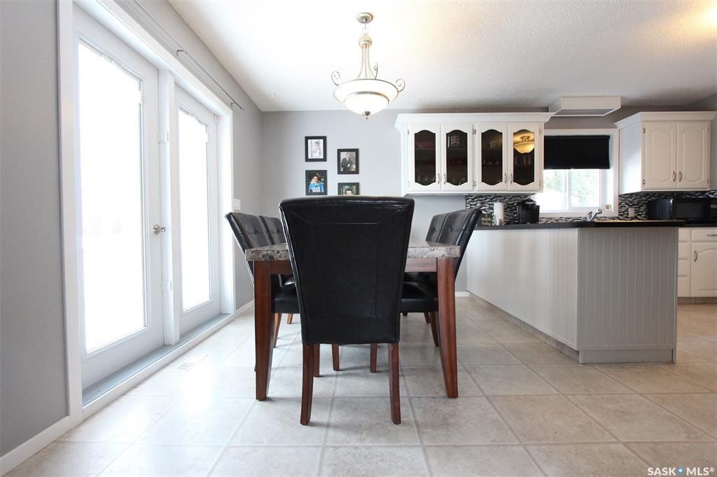 Photo 6: Photos: 233 Lorne Street West in Swift Current: North West Residential for sale : MLS®# SK869909