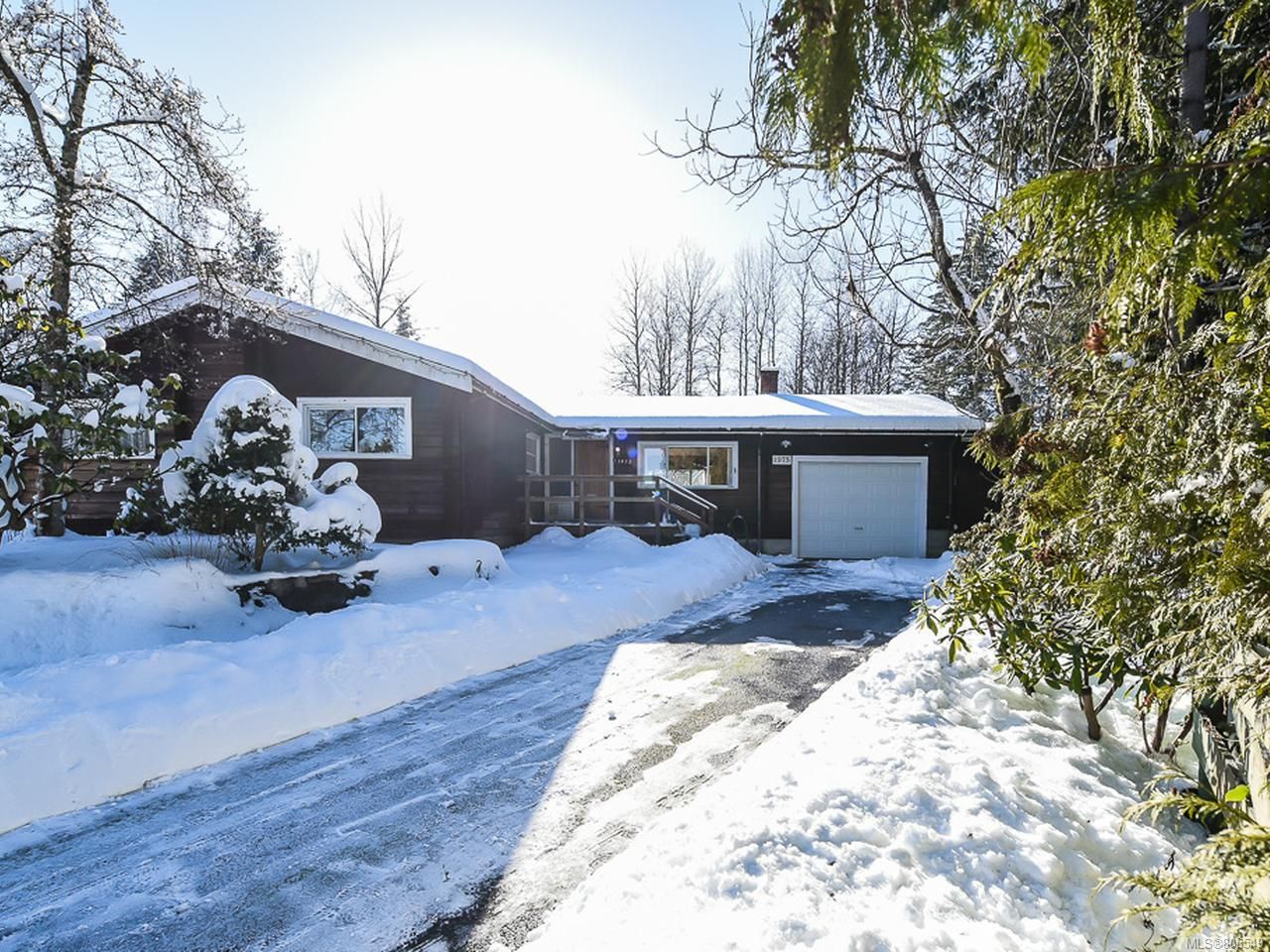 Main Photo: 1975 DOGWOOD DRIVE in COURTENAY: CV Courtenay City House for sale (Comox Valley)  : MLS®# 806549