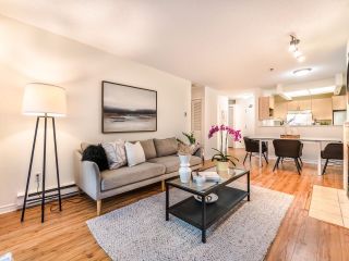 Photo 14: 108 1925 W 2ND Avenue in Vancouver: Kitsilano Condo for sale in "WINDGATE BEACHSIDE" (Vancouver West)  : MLS®# R2715831