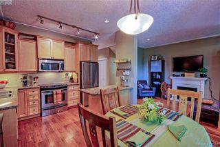 Photo 1: 9 6961 East Saanich Rd in SAANICHTON: CS Tanner Row/Townhouse for sale (Central Saanich)  : MLS®# 818054