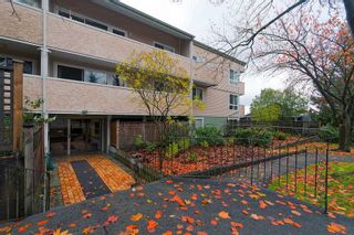 Photo 2: 207 1006 CORNWALL Street in New Westminster: Uptown NW Condo for sale in "CORNWALL TERRACE" : MLS®# R2320902