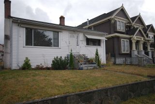Photo 4: 6828 RALEIGH Street in Vancouver: Killarney VE House for sale (Vancouver East)  : MLS®# R2204979