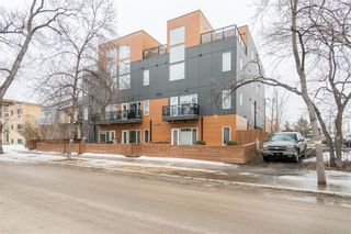 Main Photo: 103 400 Wardlaw Avenue in Winnipeg: Osborne Village Condominium for sale (1B)  : MLS®# 202405515