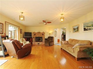 Photo 3: 24 Quincy St in VICTORIA: VR Hospital House for sale (View Royal)  : MLS®# 669216