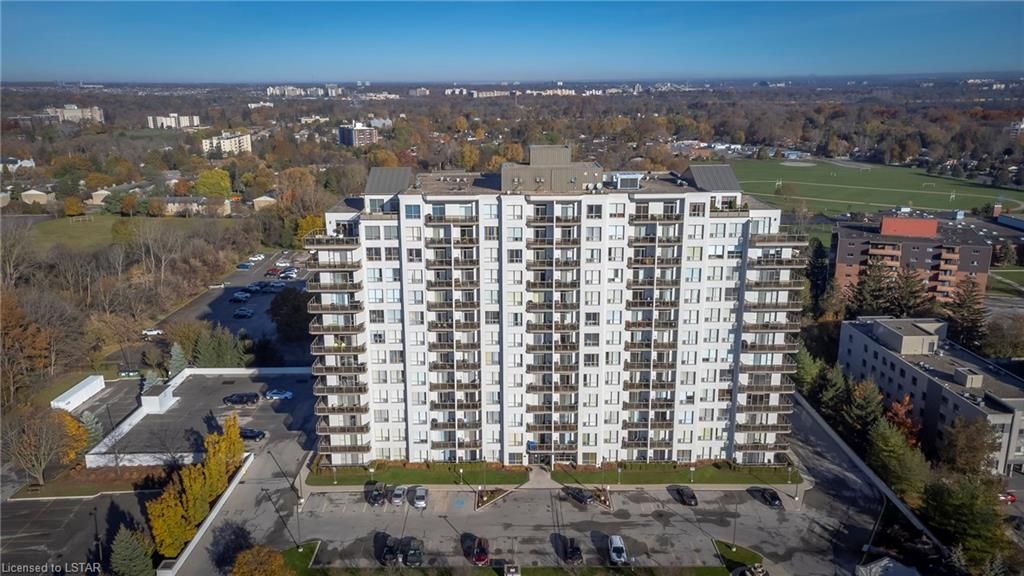 Main Photo: 1109 353 W COMMISSIONERS Road in London: South D Residential for sale (South)  : MLS®# 40185192