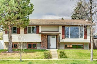 Photo 2: 900 Abbotsford Drive NE in Calgary: Abbeydale Detached for sale : MLS®# A1221125