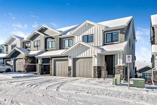 Photo 3: 918 Crestridge Common SW in Calgary: Crestmont Row/Townhouse for sale : MLS®# A2107428