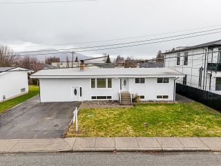 Main Photo: 46057 SOUTHLANDS Drive in Chilliwack: Chilliwack Proper South House for sale : MLS®# R2887553