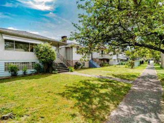 Photo 2: 5904 BERKELEY Street in Vancouver: Killarney VE House for sale (Vancouver East)  : MLS®# R2481103